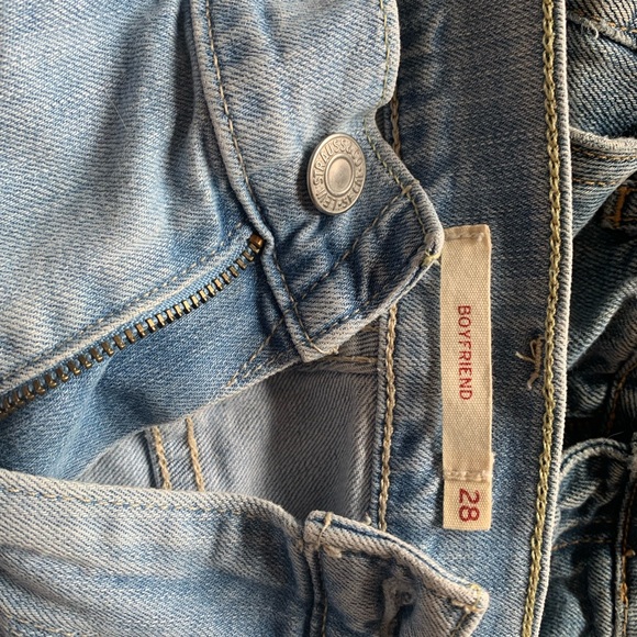 Boyfriend got Levi Capri - Picture 3 of 3